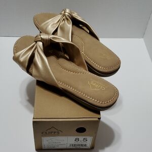 Cliffs by WHITE MOUNTAIN Women's Tan Sandals